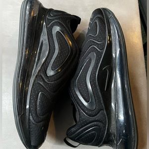 Nike air max - black size 10 - lightly used